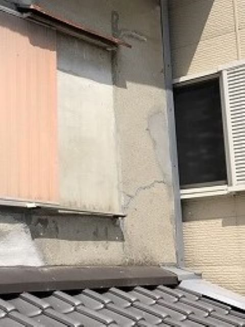 大和郡山市の外壁のひび割れた箇所