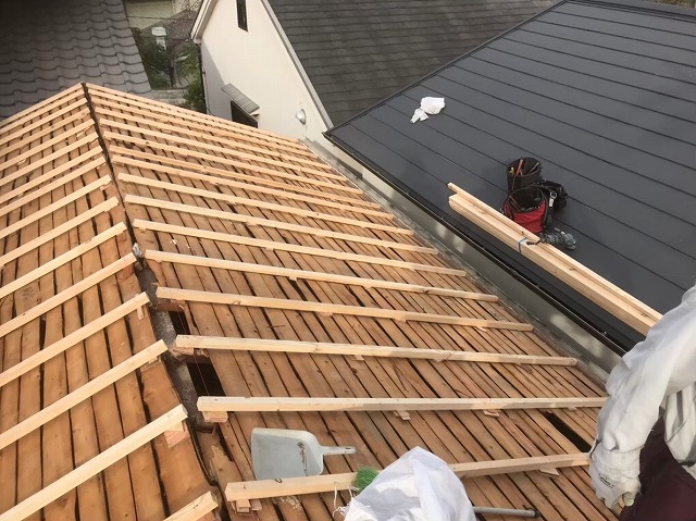 不陸調整後の野地板