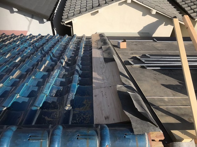 奈良市の瓦屋根の取り合い部分