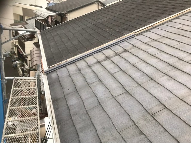 斑鳩町　スレート屋根　無料点検の様子