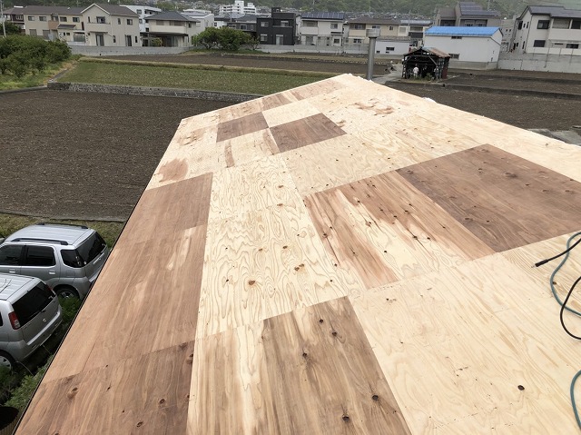 野地板設置の屋根