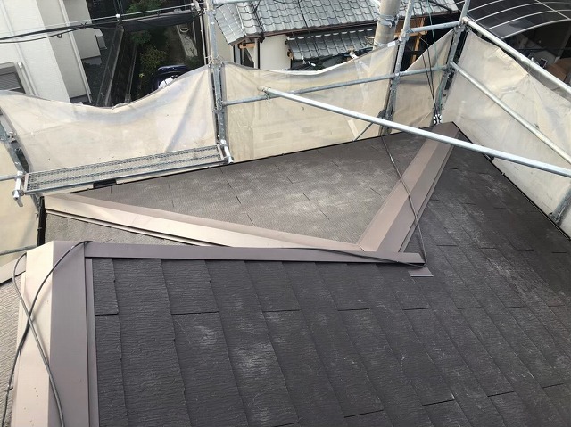 スレートへ葺き替った屋根