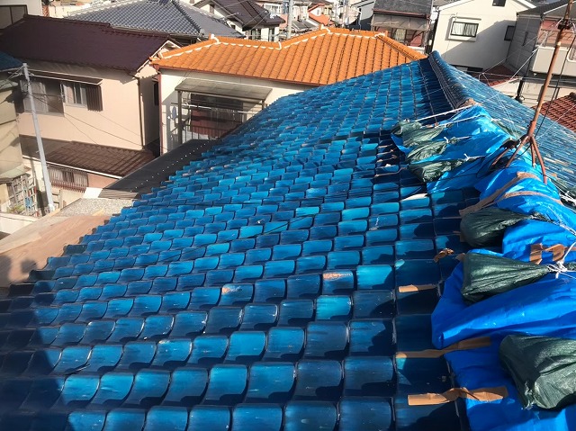 奈良市　長屋の釉薬瓦屋根　無料点検