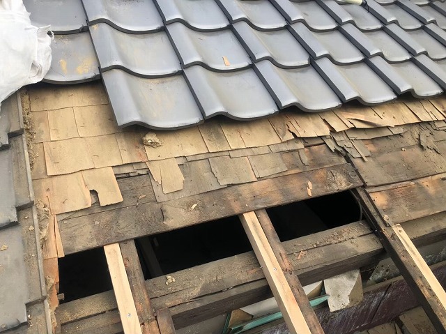 三郷町　複合型瓦屋根　部分葺き替え