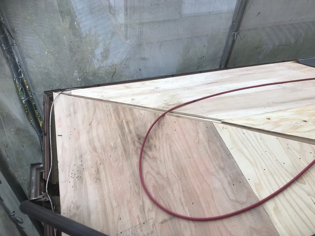 下屋の野地板の増し張り