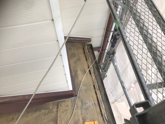 橿原市　　下屋根　葺き土撤去