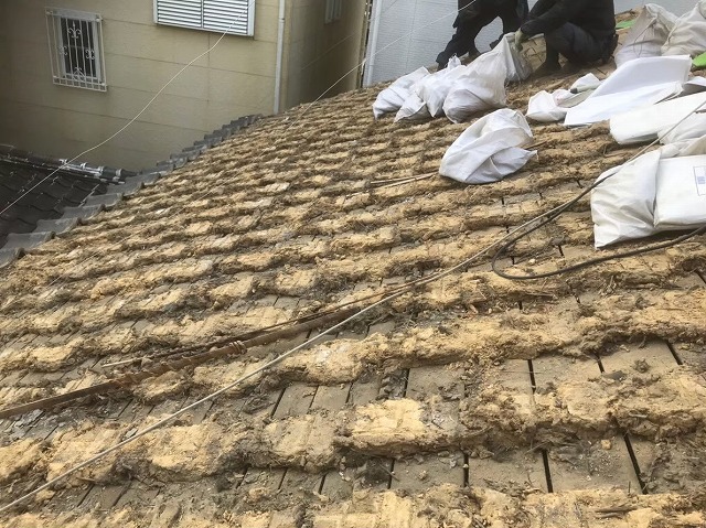 桜井市　和瓦　瓦撤去作業