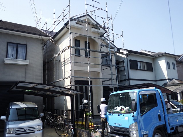 足場撤去中のお住まい