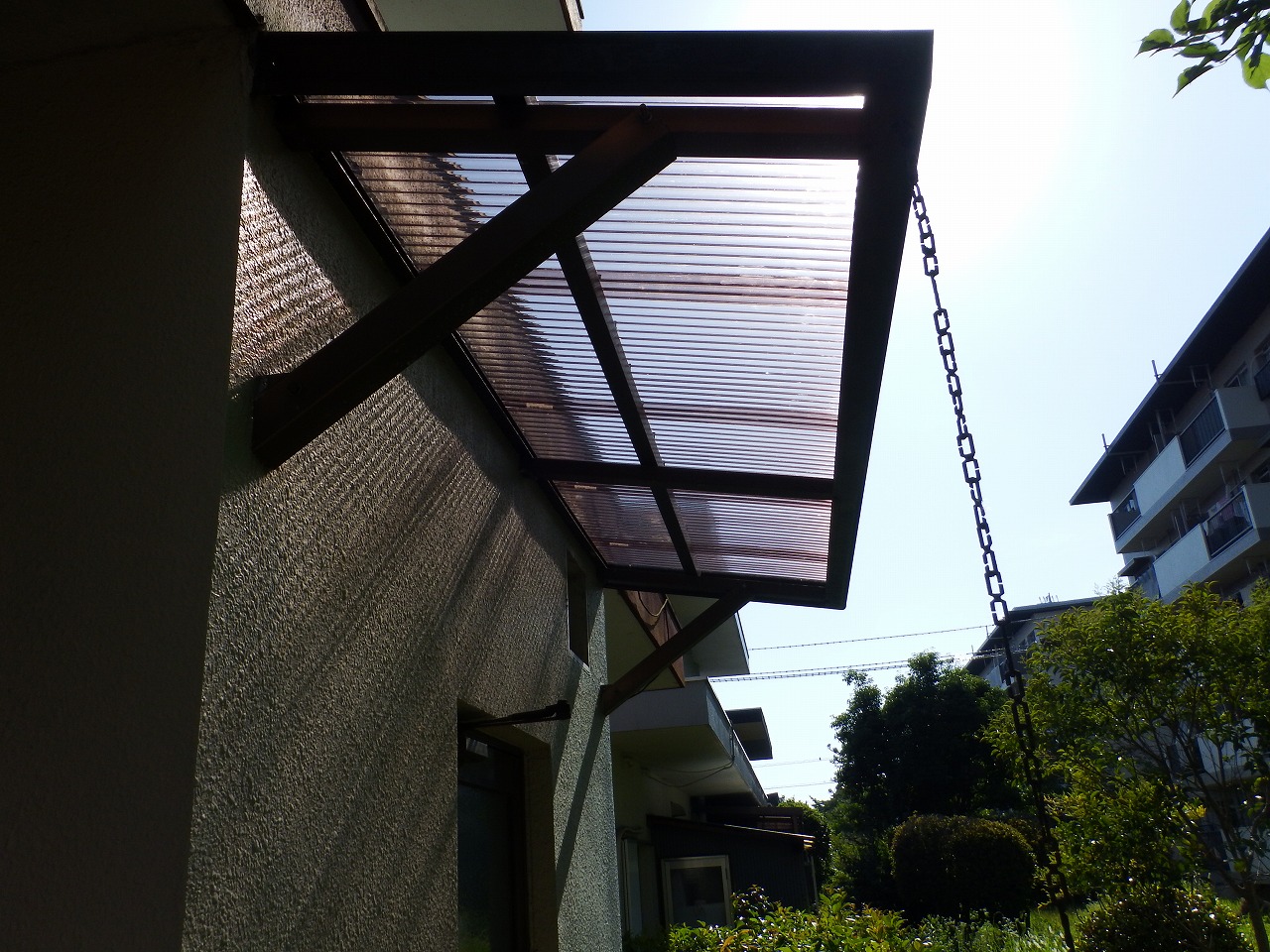 奈良市の庇波板屋根施工後