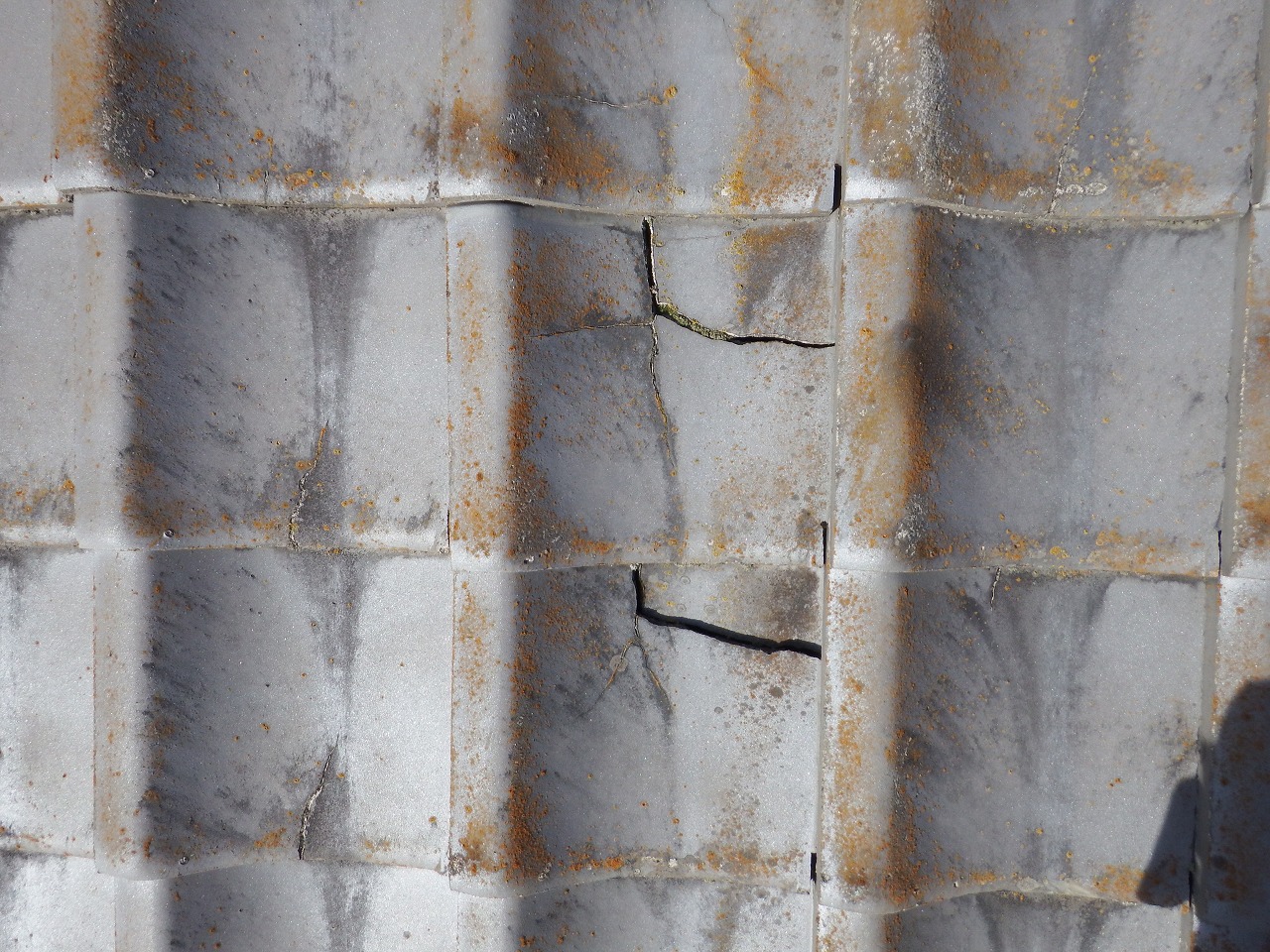 奈良市の瓦屋根、破損の部分補修