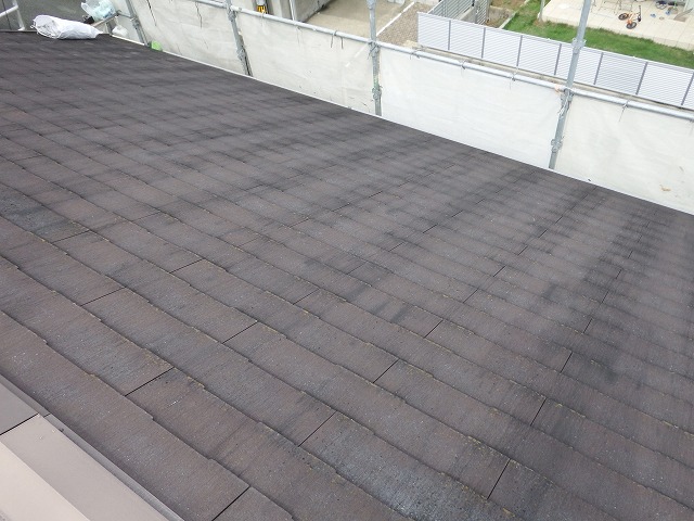 生駒市で割れたカラーベスト屋根の補修メンテナンス