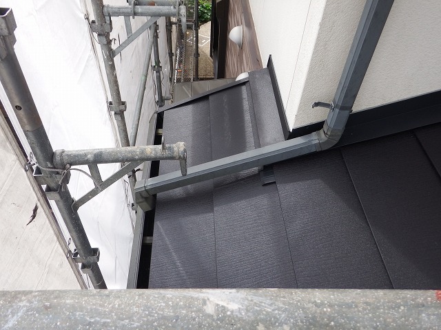 スーパーガルテクトできた下屋根の様子