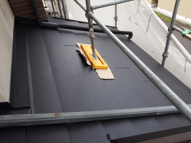 スーパーガルテクトを葺いた屋根の様子