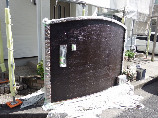 門塀を塗り替えた様子