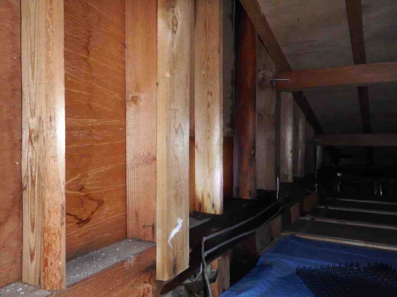 奈良県三郷町の雨漏りの無料点検、天井裏