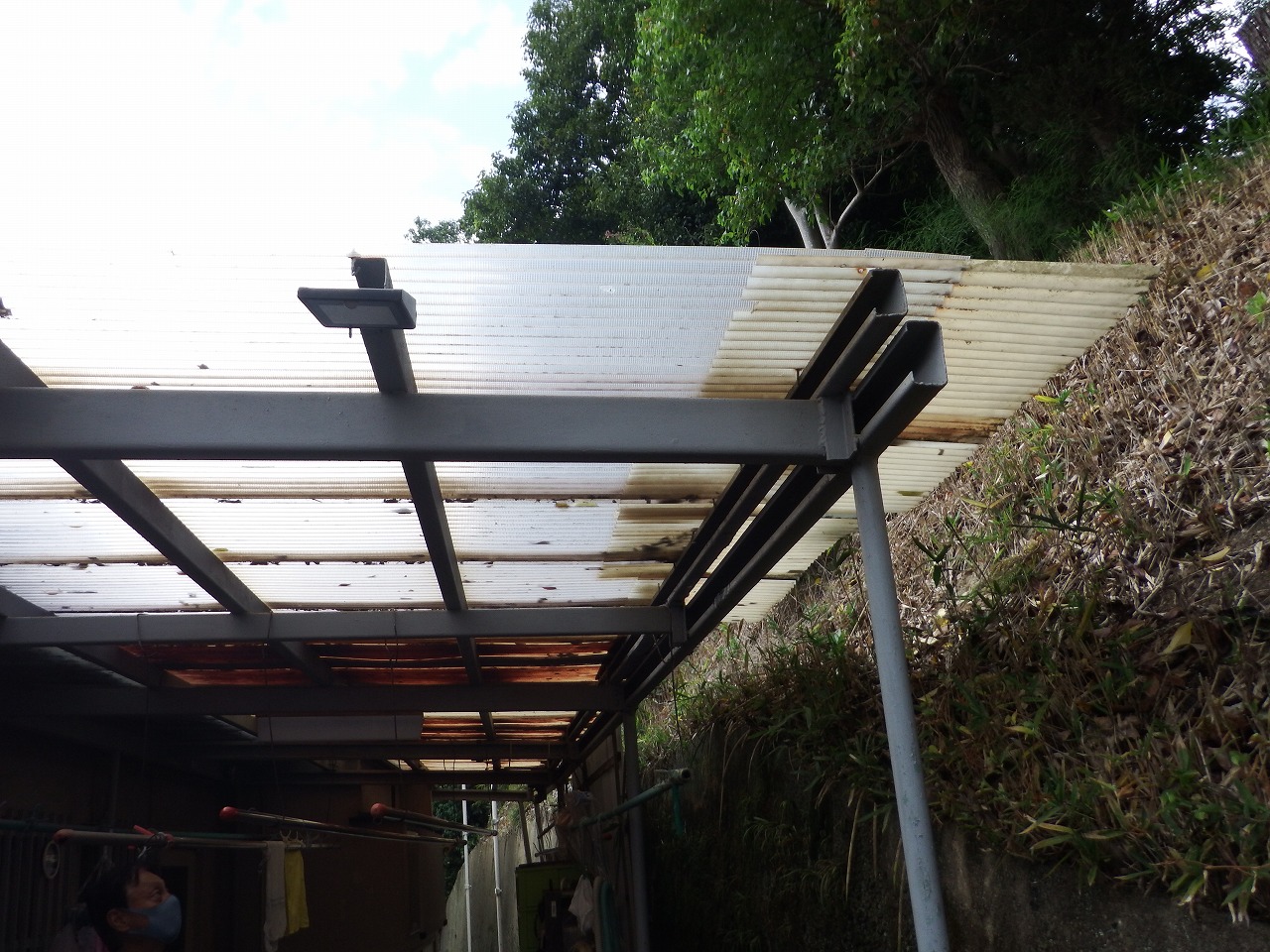 奈良市法蓮町の波板屋根の現調