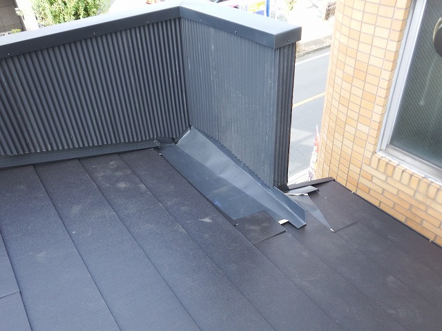 奈良県三郷町で屋根にスーパーガルテクト屋根、完工