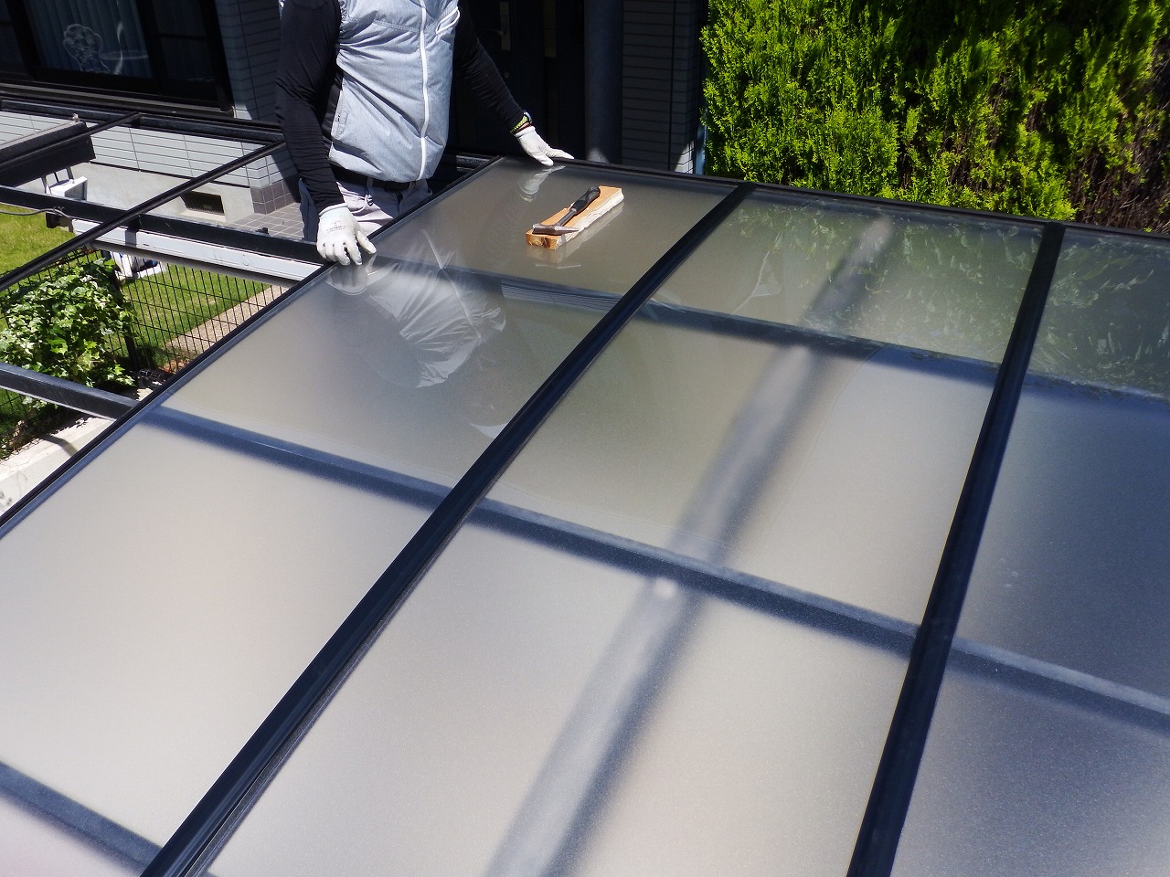 生駒市の新しいカーポート屋根設置