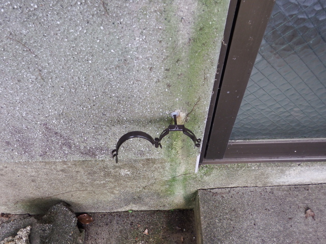 橿原市の雨樋工事、竪樋撤去