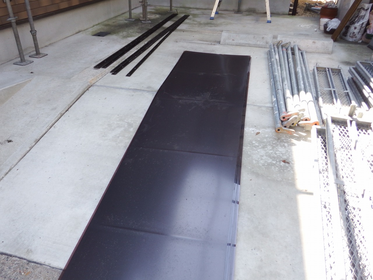 生駒市の塗装工事、ポリカ平板