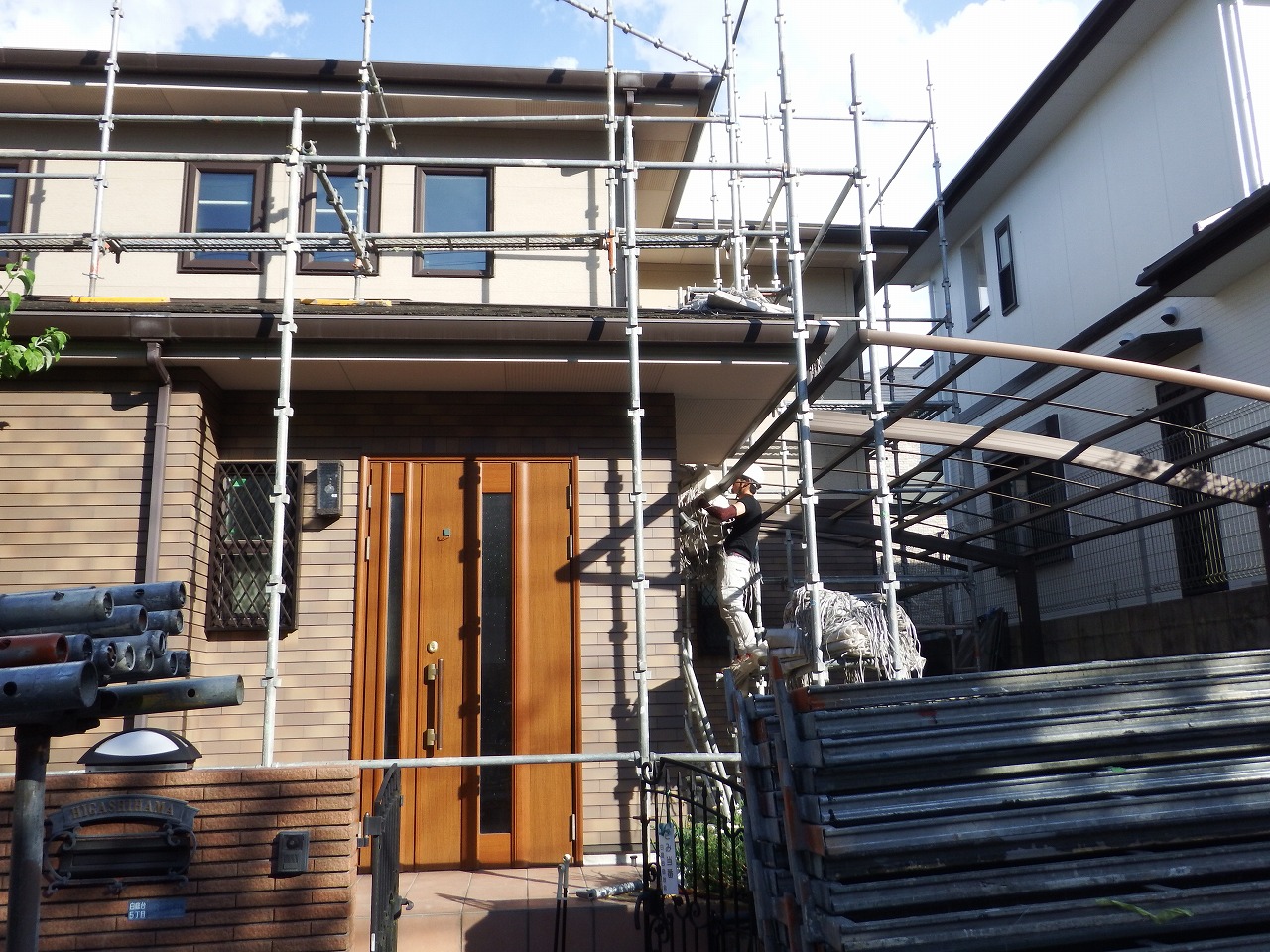 生駒市の塗装工事、足場設置