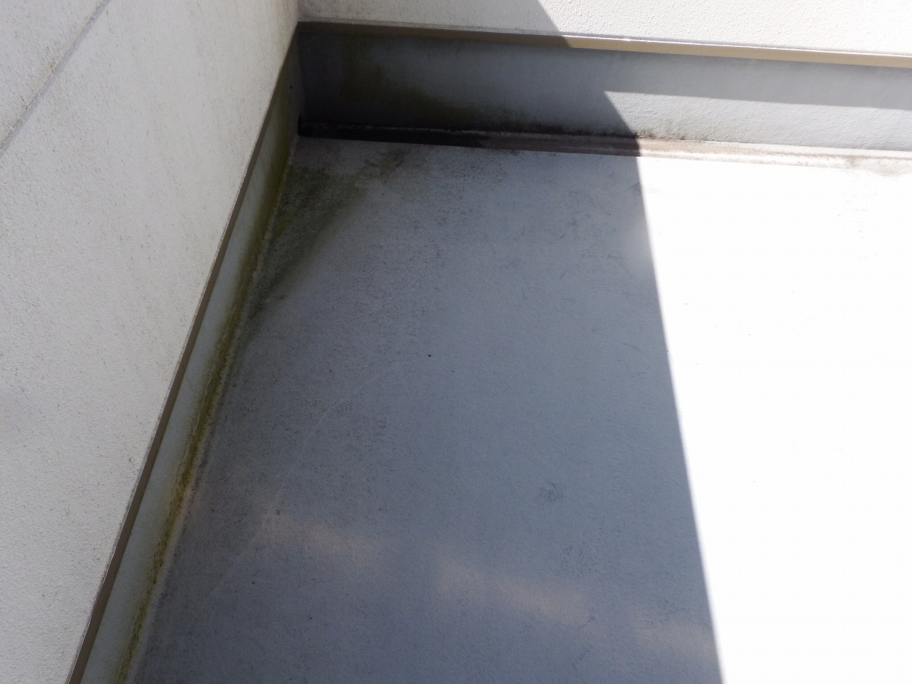 奈良市の購入予定の中古住宅のベランダ