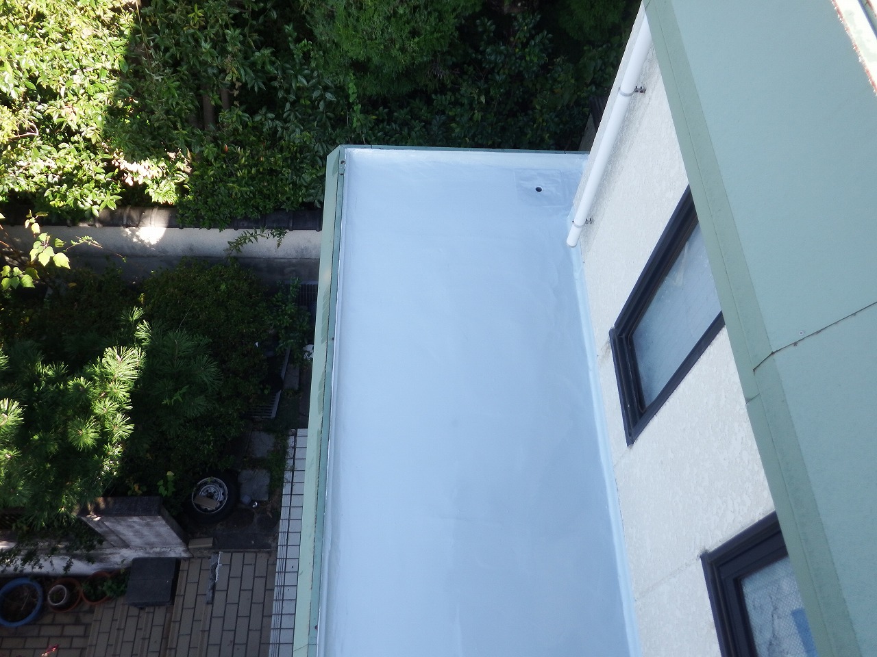 生駒市の下屋根、ウレタン塗料塗装１回目