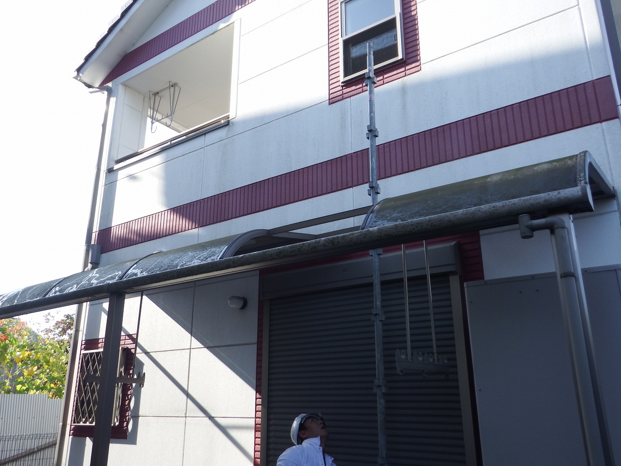 奈良市のリフォーム工事の足場設置、テラス屋根