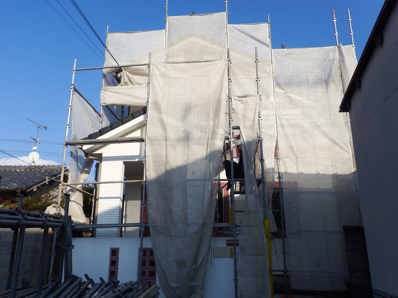 奈良市のリフォーム工事の足場設置、メッシュシート設置