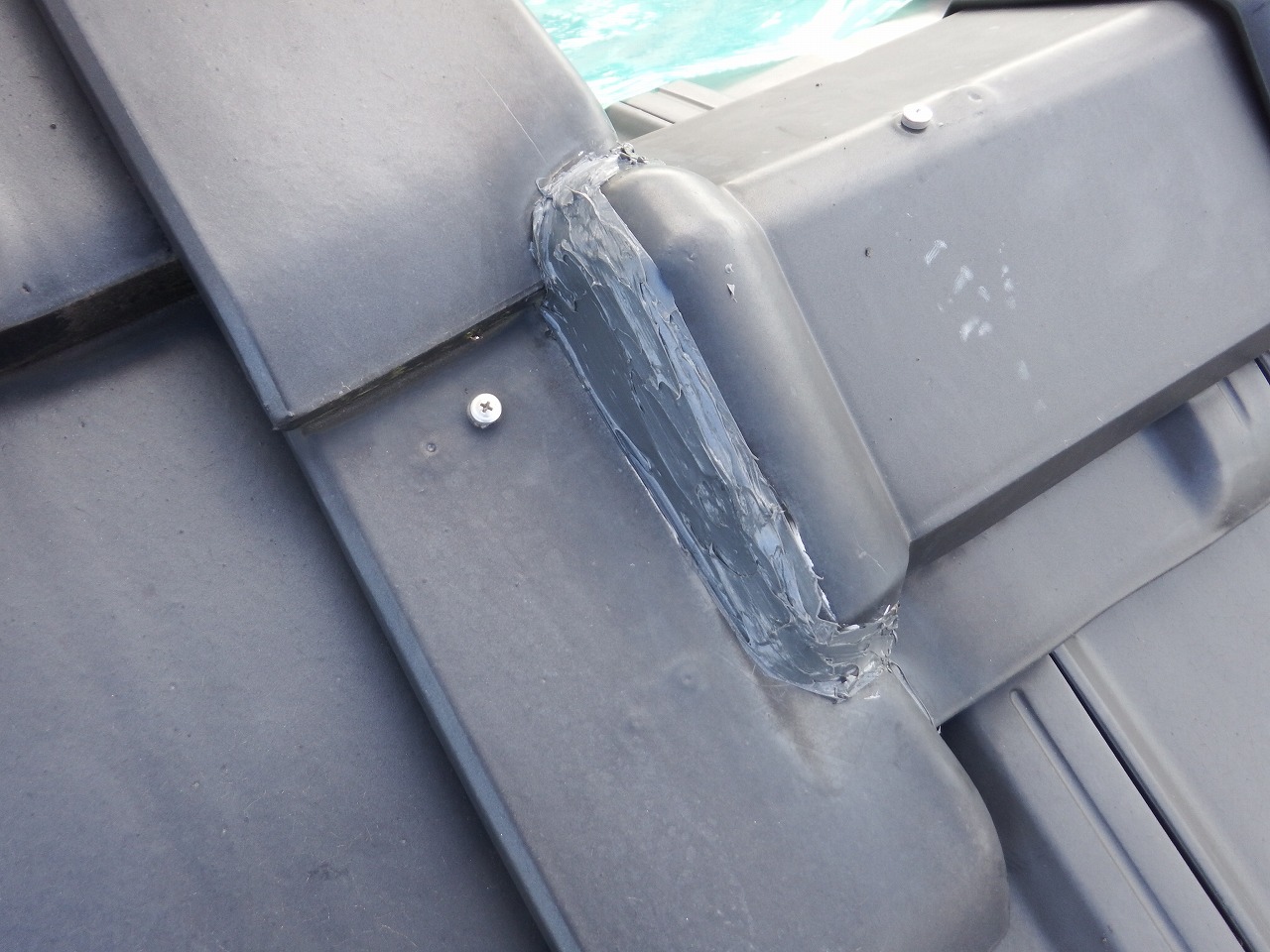 奈良のリフォーム工事、屋根のシール打ち完成