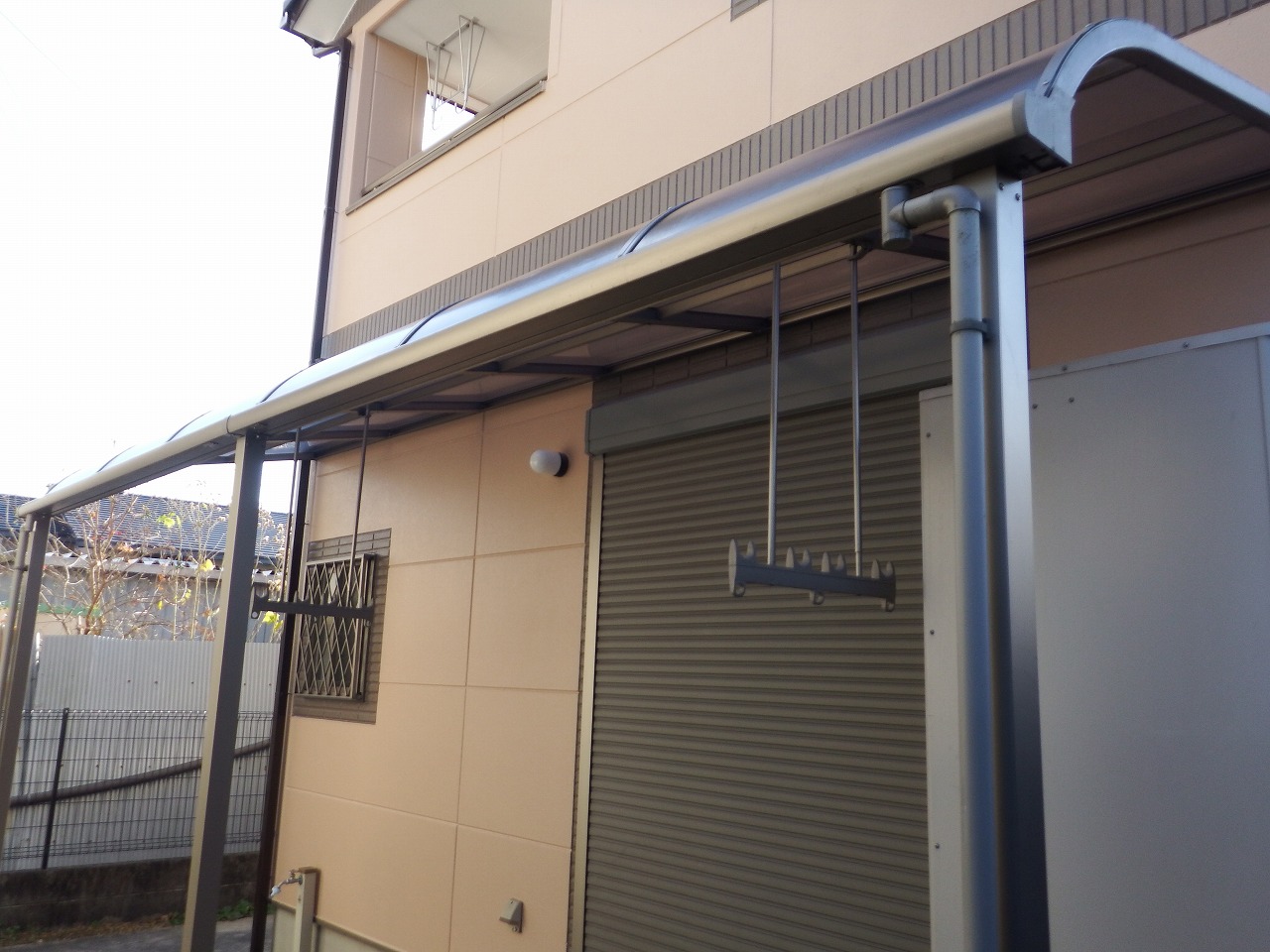 奈良市の外壁塗装工事現場、テラス屋根の足場解体