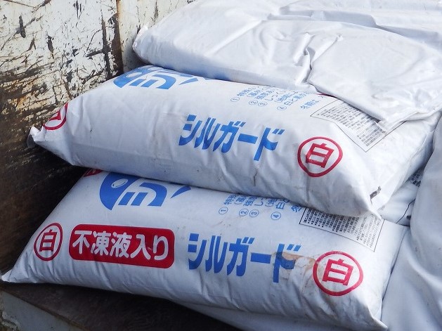 奈良市の谷板金交換工事、南蛮漆喰『シルガード』