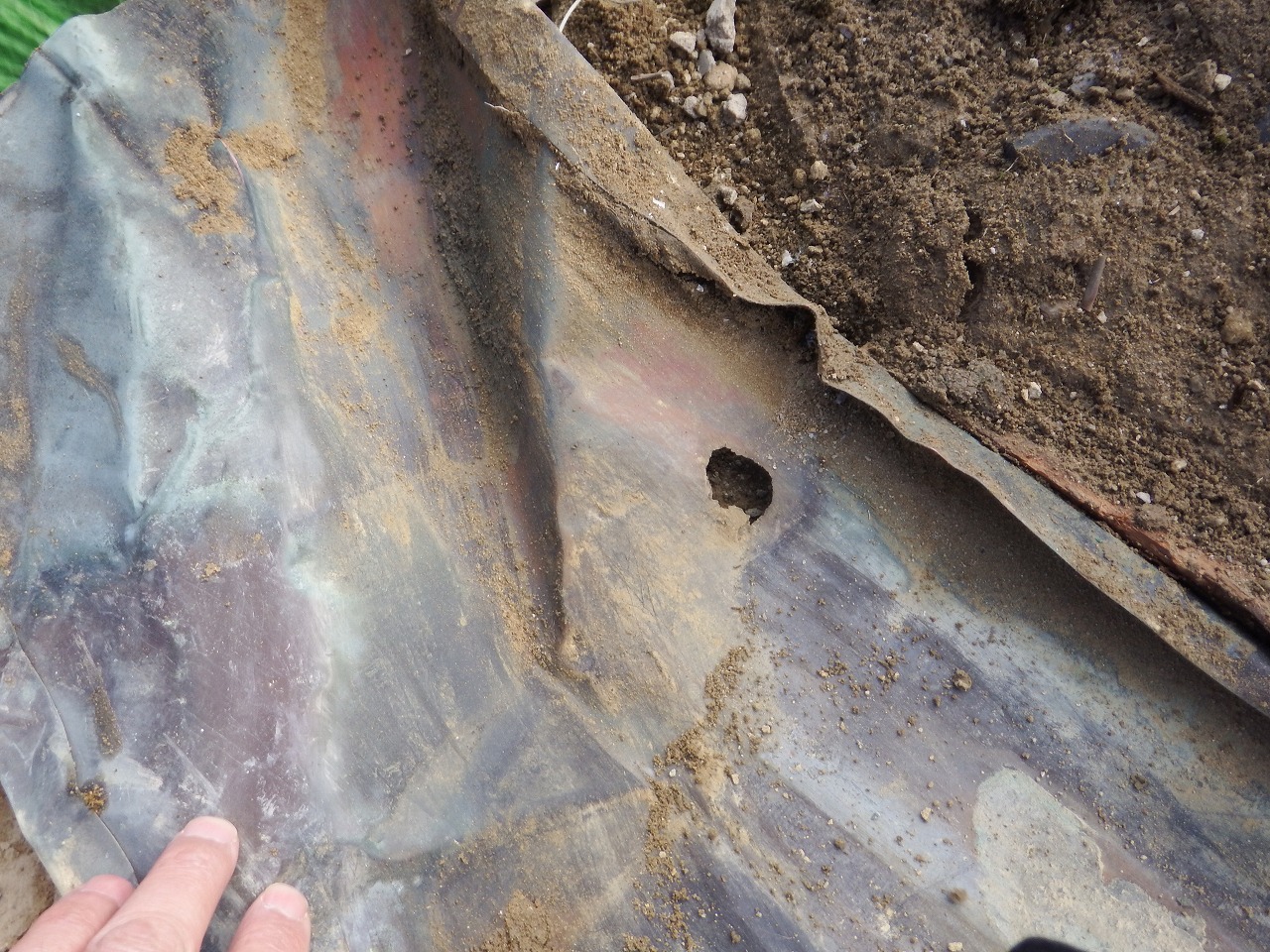 奈良市の谷板金交換工事、古い谷板金の撤去