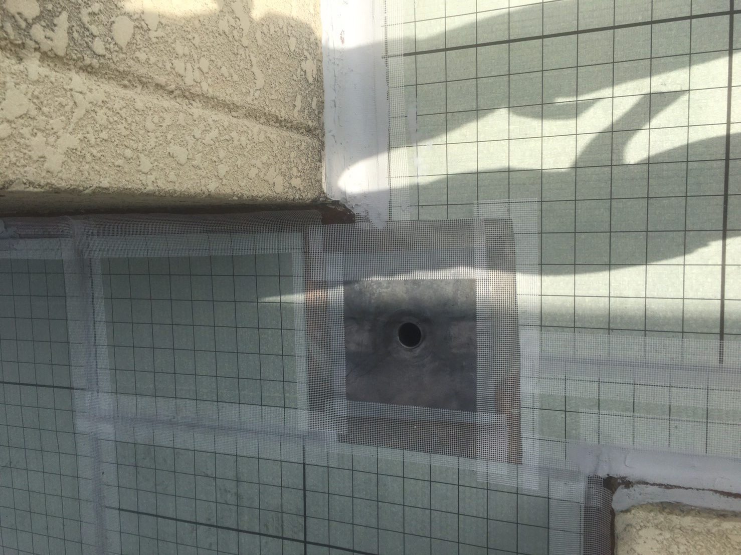 生駒市のバルコニー防水工事、通気緩衝シート設置