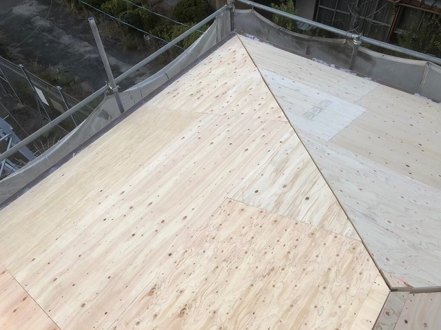 野地板の増し張り屋根強化