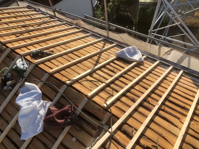 かさ上げと構造用合板で増し張り