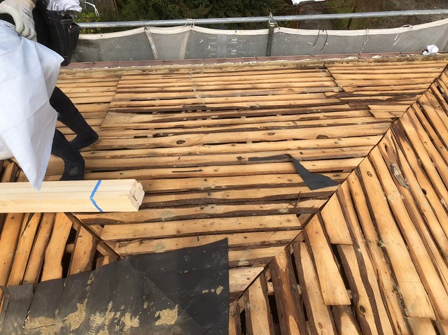 バラ板築30年の瓦屋根下地