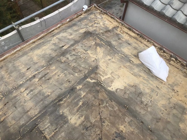 屋根解体作業開始