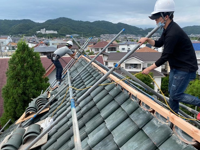 棟瓦破損乾式工法で補修