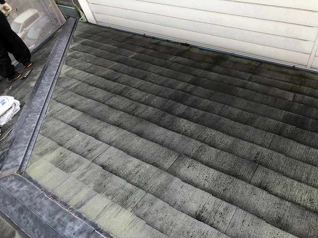 寄棟のスレート屋根