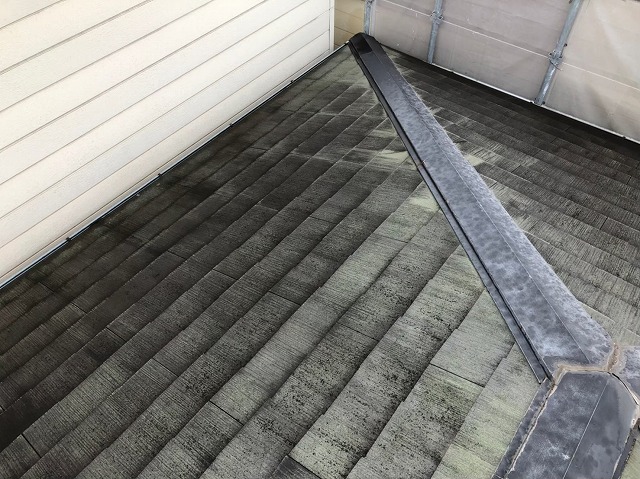 カバー工法で棟板金撤去