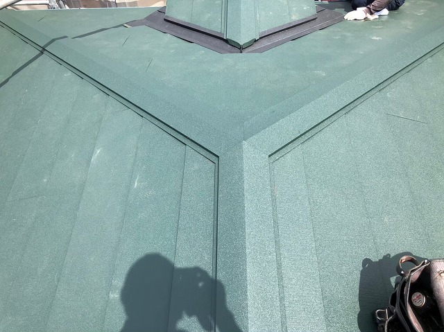 棟板金設置ガルバリウム鋼板