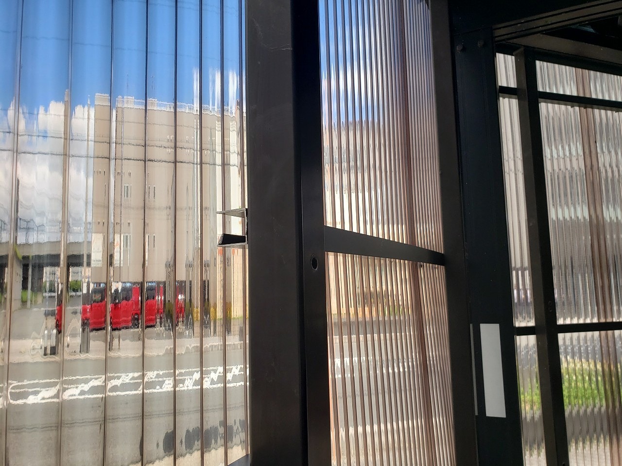 奈良市の波板外壁の車庫、内部から現調