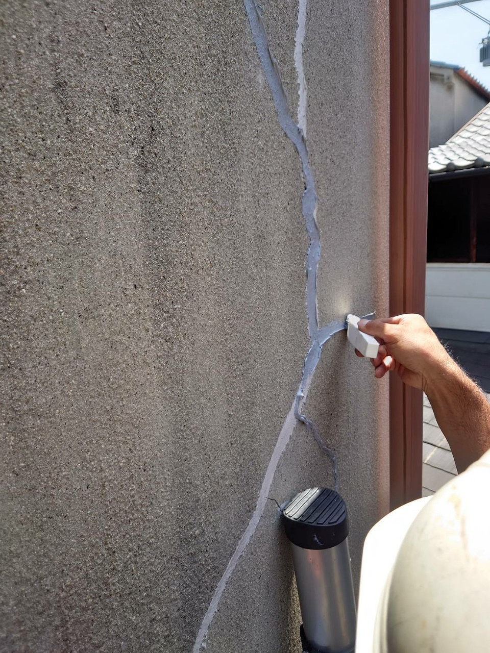大阪市の外壁補修工事、コーキング処理