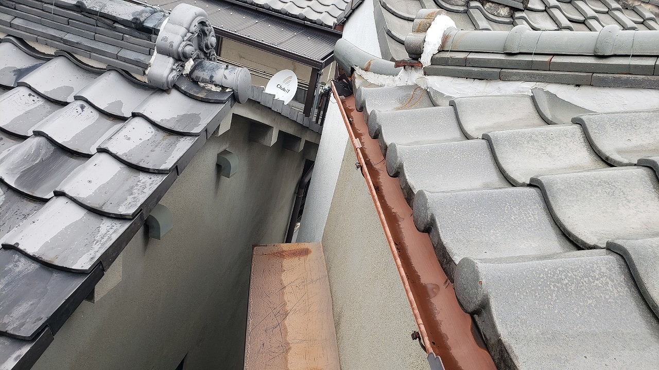 大阪市の大きな雨音のする屋根