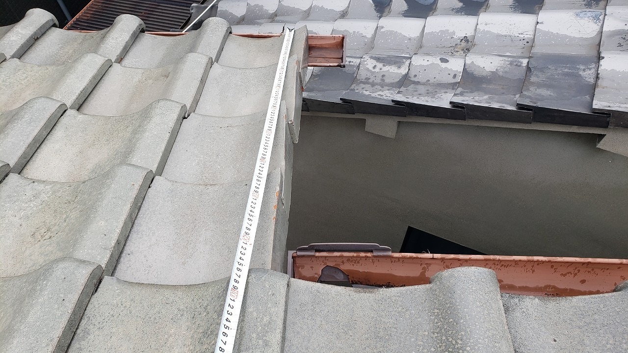 大阪市の渡しの外れた雨樋