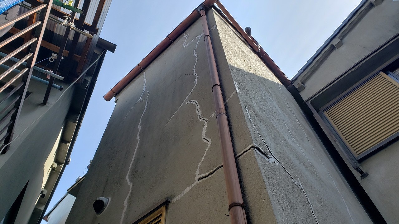 大阪市の壁のクラック