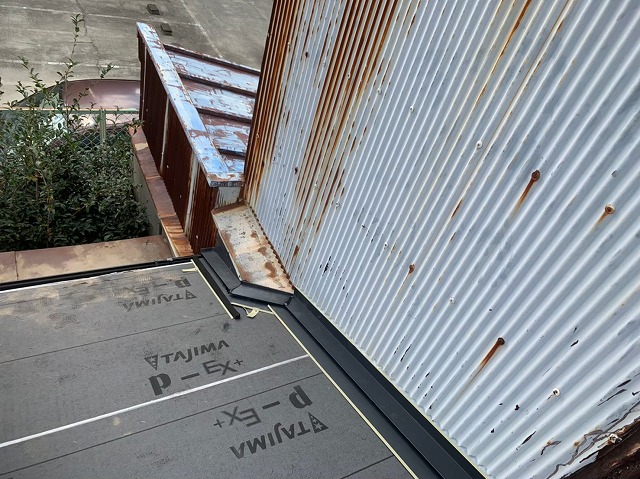 ガルバリウム性ケラバ板金設置