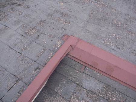 屋根の板金取り合い部