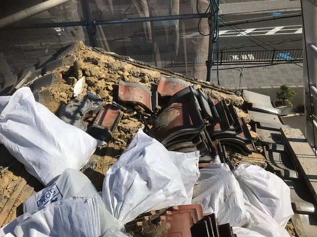 香芝市　和瓦　瓦撤去